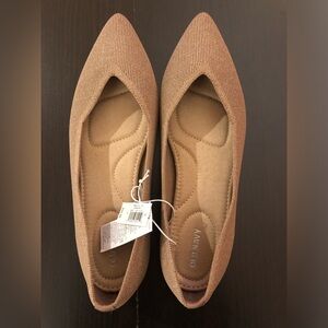 NWT Old Navy Tan Glitter Flat with Pointed Toes, Old Navy, Size 9